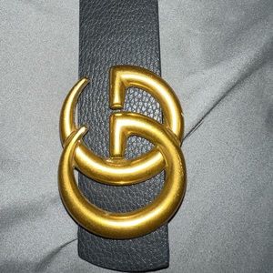 Gucci belt around 48 inches, minor wear on end of belt